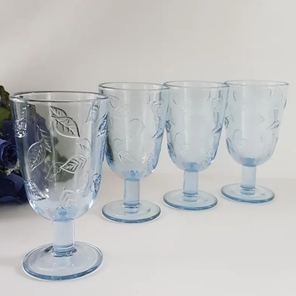 4pc Light Blue Glass 10oz Water Goblet Set Raised Leaf Design